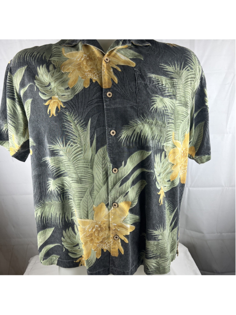 Men’s Tommy Bahama Hawaiian Shirt Size XLX 100% Silk EUC